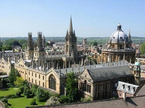 Viaje escolar a Oxford con clases de - Viajes fin de curso ✓ - / Oxford / United Kingdom 🏕️☀️