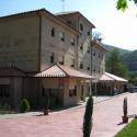 El Albergue Juvenil El Molino Viejo de Ezcaray del Instituto Riojano de la Juventud, se encuentra en la Sierra de la Demanda, en la Comunidad Autónoma