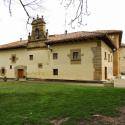 El Albergue Juvenil Ermita El Carrasquedo del Instituto Riojano de la Juventud se encuentra en Grañón, en el Camino de Santiago en la comarca de Santo