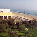 El Albergue Juvenil Mar I Vent se encuentra en la playa de Piles (La Safor) a unos 30 metros de la orilla del mar Mediterraneo en la provincia de Vale